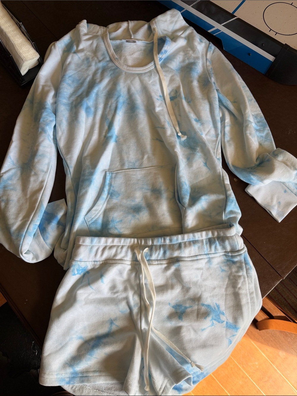 VENUS White & Light Blue Tie-Dye Women's Hoodie & Short Pajama Set